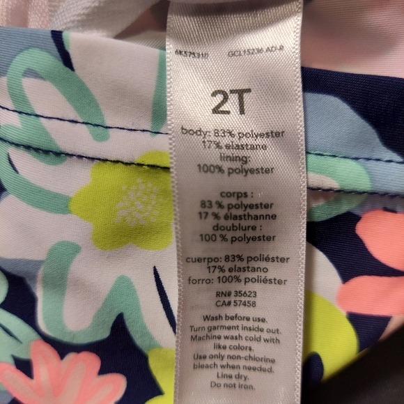 🎁5/$25  - Rashguard flower top, 2T - Picture 10 of 11
